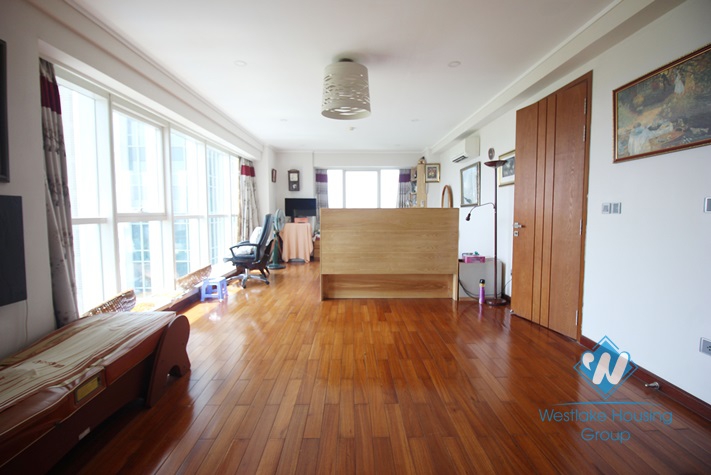 Spacious well finished apartment for rent in Ciputra, Tay Ho